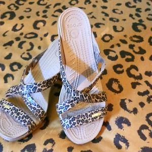 Leapord crocs...sz 8- 2 1/2 heel